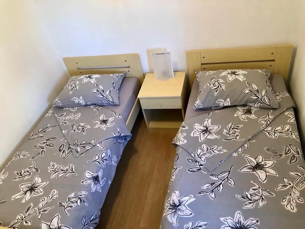 Anna Apartment Ravni